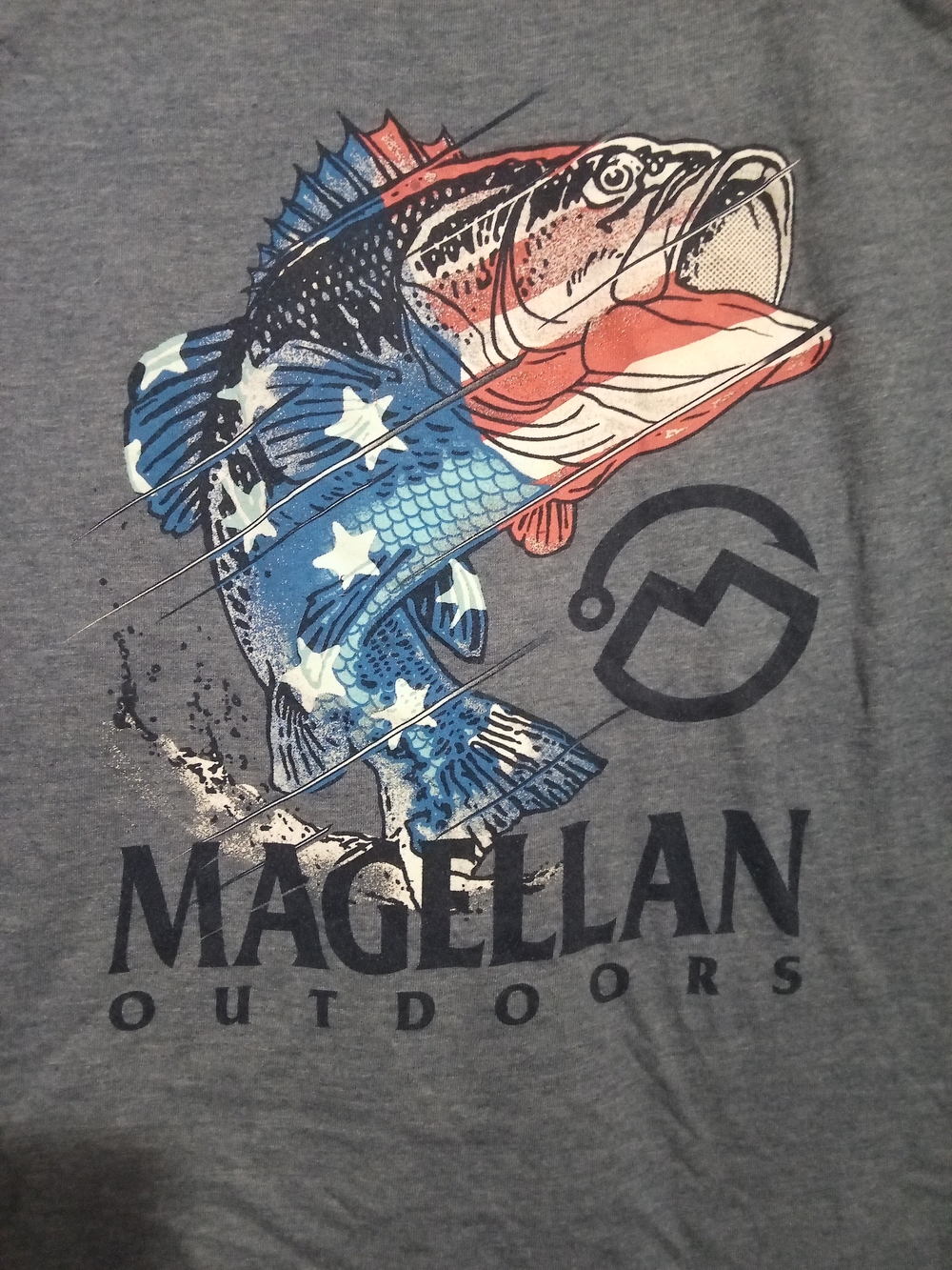Magellan Outdoors Men’s Patriotic Fish Graphic T-Shirt Size Small S